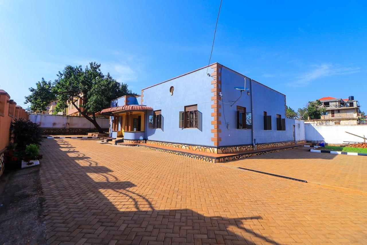 Jinja Grand Hotel Kültér fotó