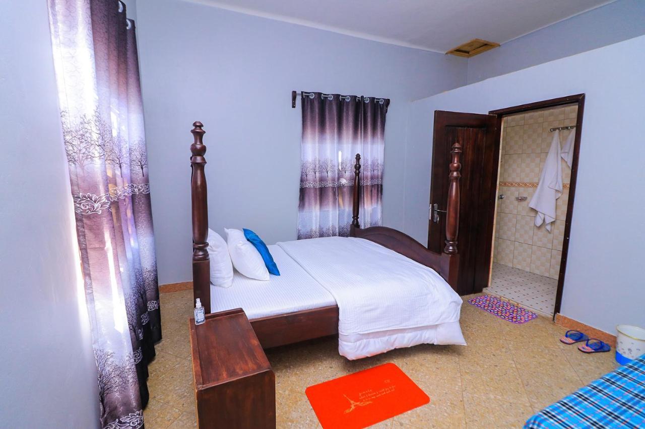 Jinja Grand Hotel Kültér fotó