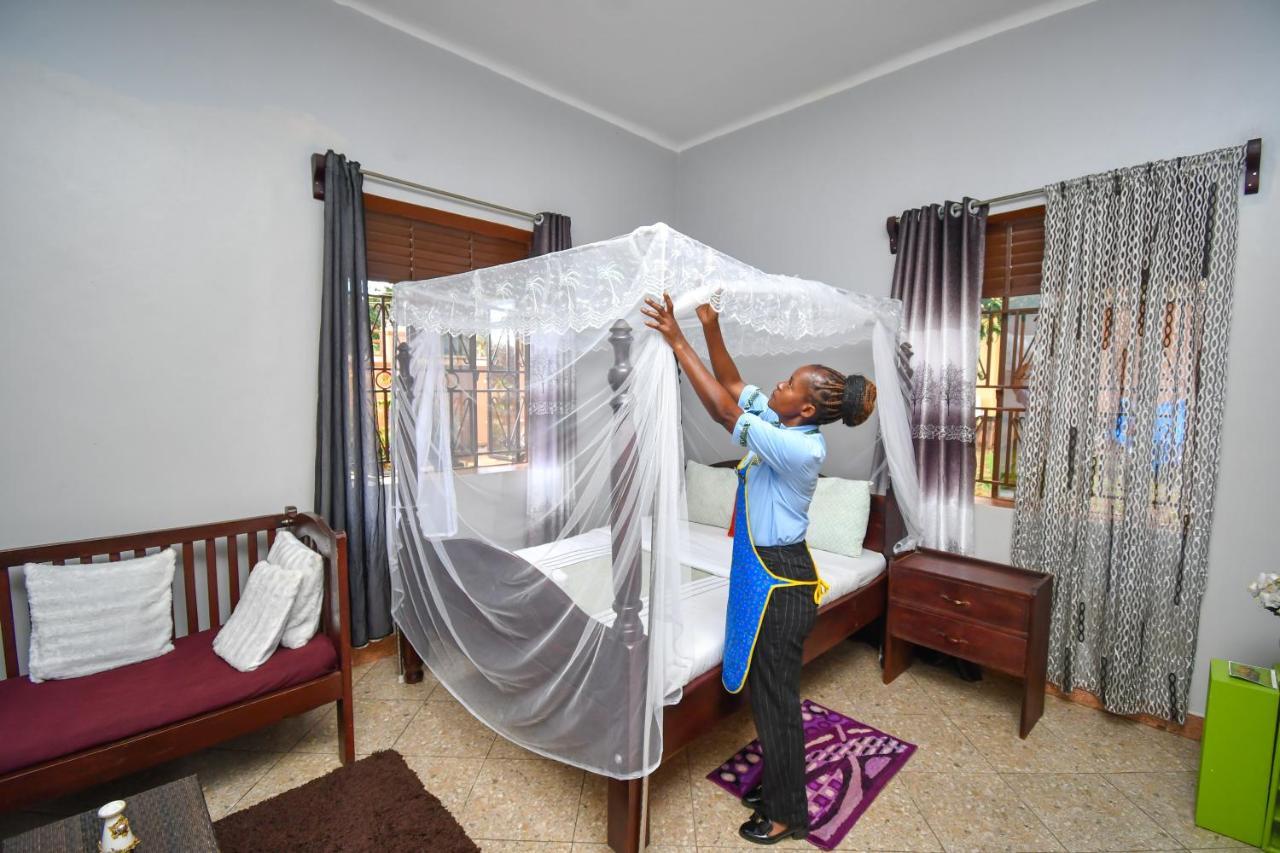 Jinja Grand Hotel Kültér fotó
