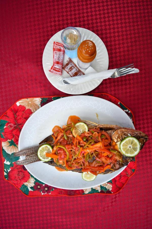 Jinja Grand Hotel Kültér fotó